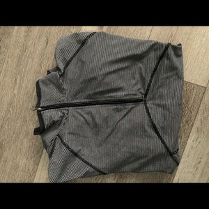 Lululemon pullover size 8